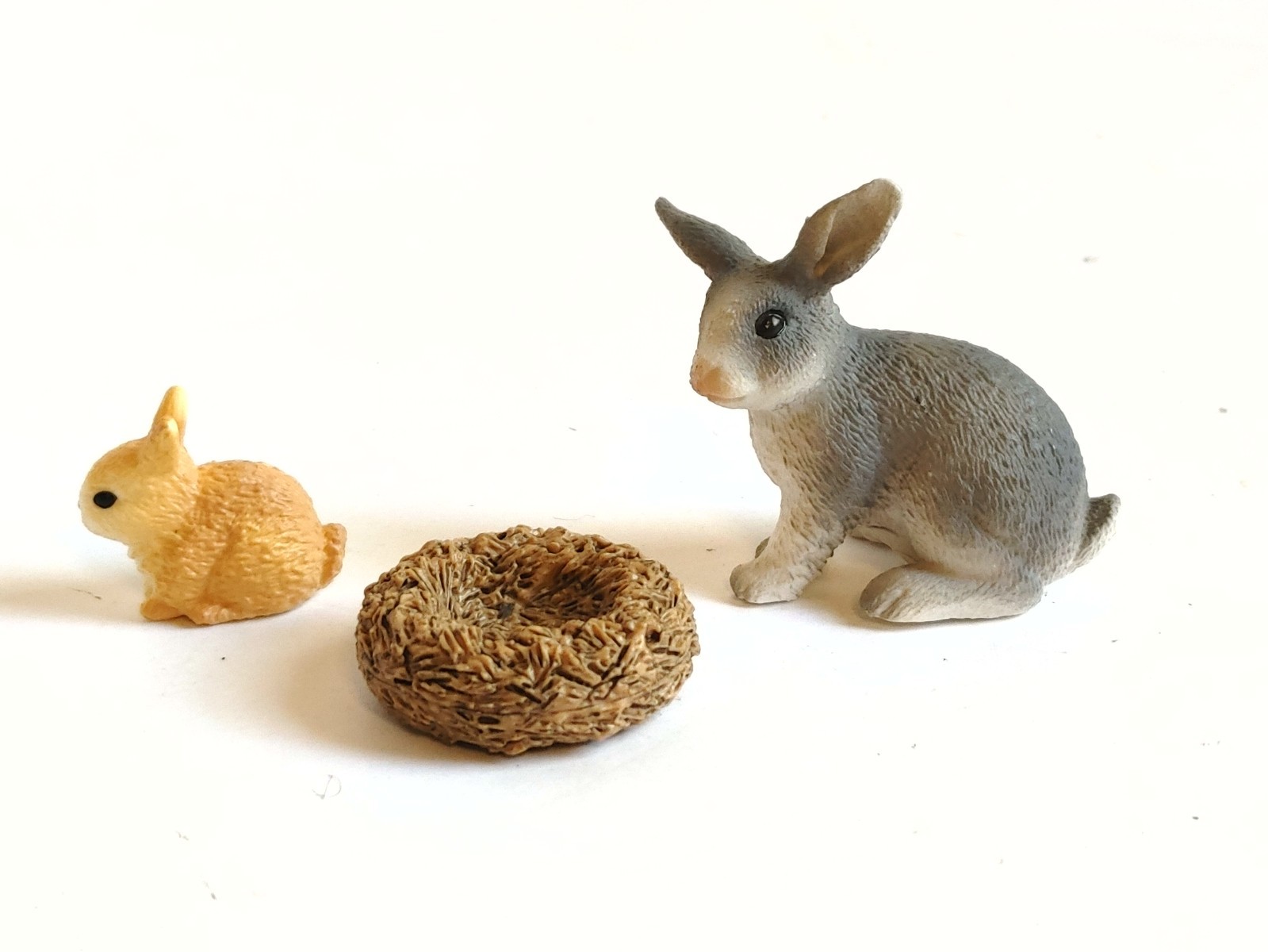 Schleich Bunny Rabbit 2016 Figure Nest Easter Figurine 3 piece