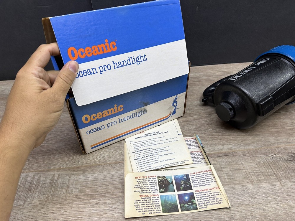 Vintage OCEANIC Ocean Pro Dive Snorkel Flashlight Hand Light