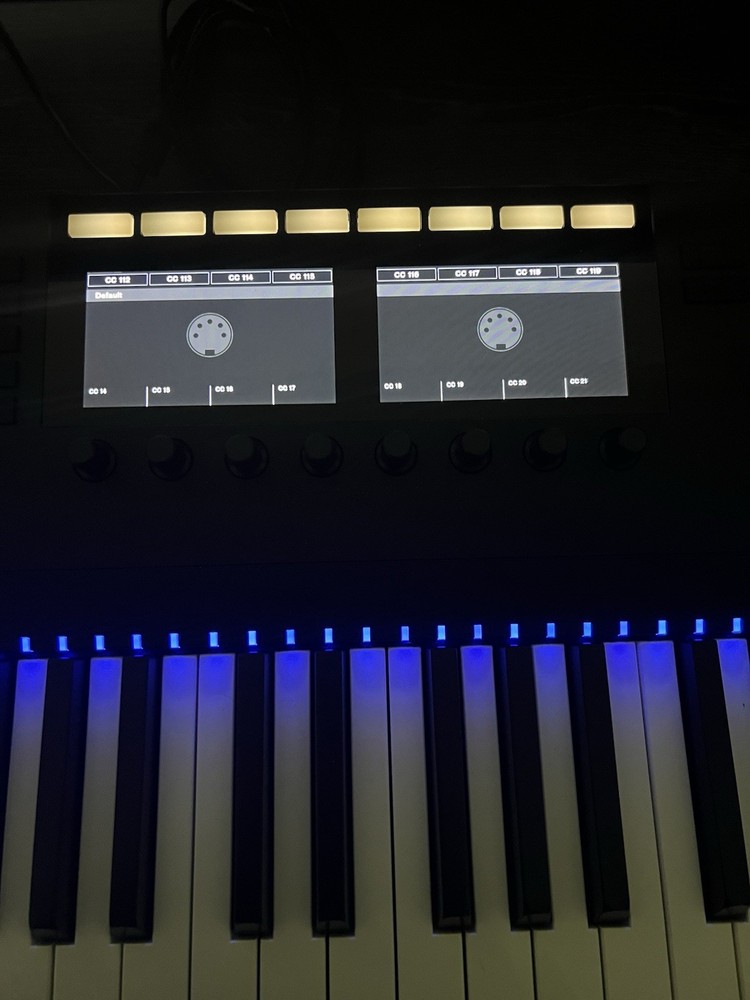 Native Instruments Komplete Kontrol S88 MK2 Keyboard