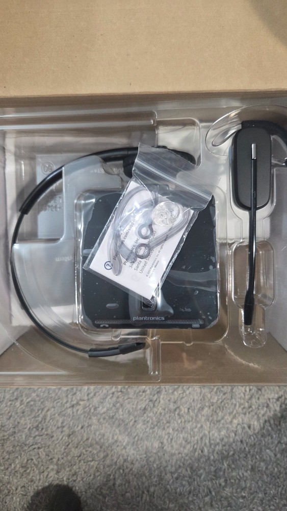 Plantronics CS540 Wireless Headset System Black Complete In Box 84693-01