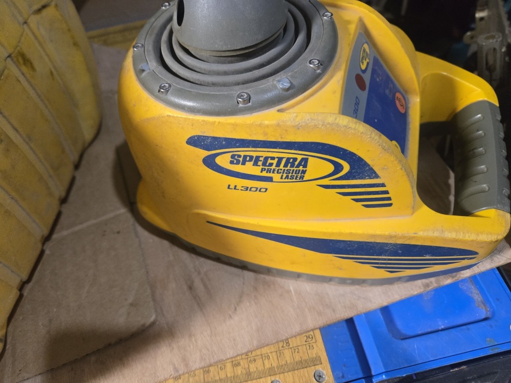 Spectra Precision LL300N Self-Leveling Laser with damage