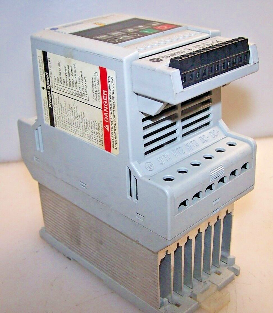 ALLEN BRADLEY .5 HP AC VARIABLE SPEED CONTROLLER VFD 460 VAC 160-BA01NPS1