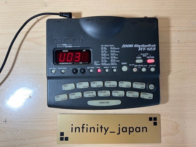 Zoom RT-123 RhythmTrak Electronic Drum Machine No adapter Free shipp Fast shipp