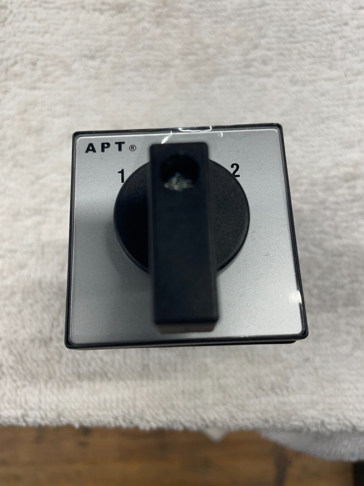 NOS APT Switch LW39-16B-B2-202/2