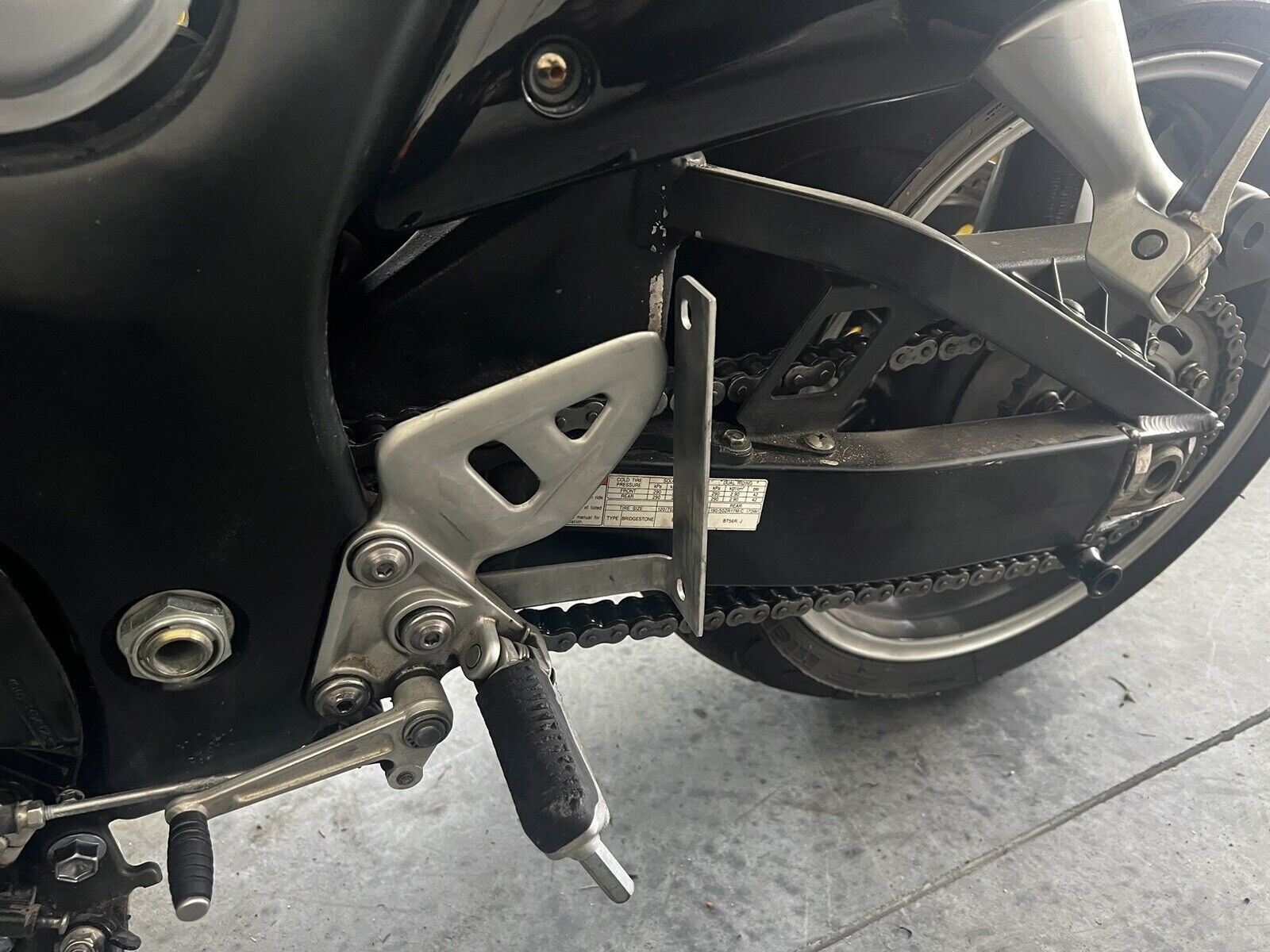 Side Flat License Plate Relocation Holder Bracket for Suzuki Hayabusa 1999-now