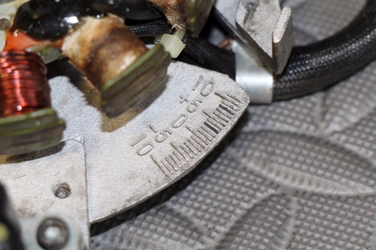 1995-2006 Yamaha Banshee Stator & ADJUSTABLE +/-10 timing plate T-4