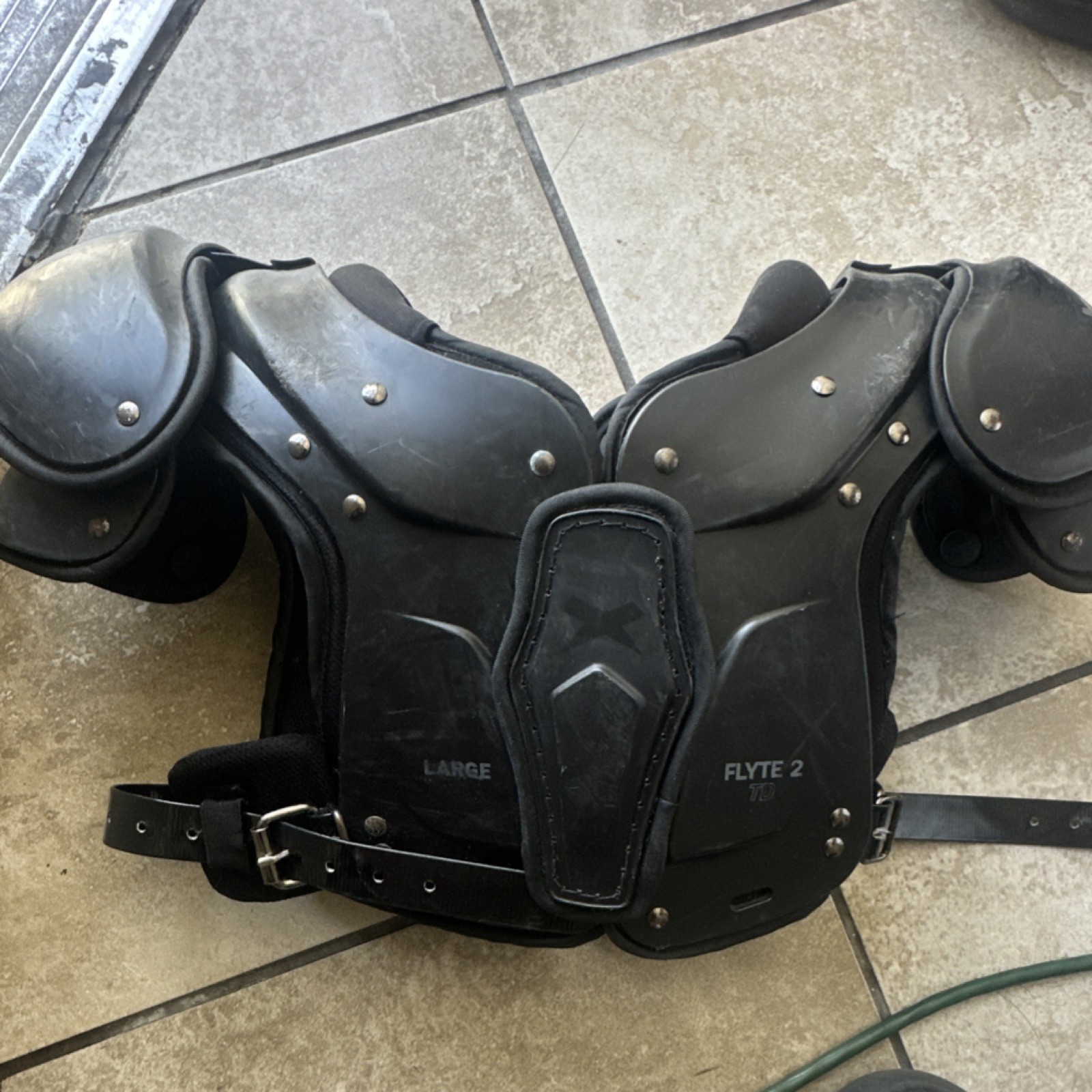 Xénith Flyte 2 TD Large Black Football Shoulder Pad Padded Adjustable