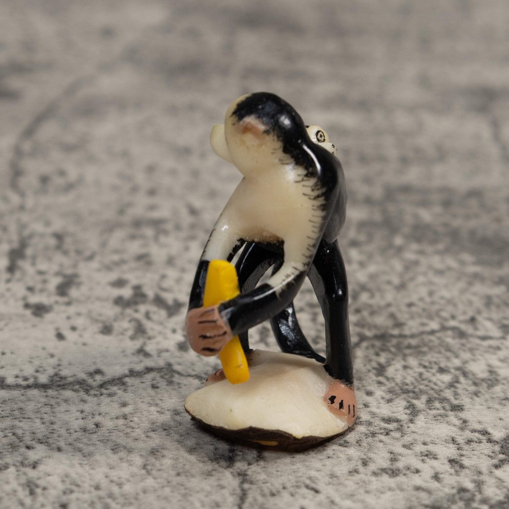 White face Monkey With Infant Tagua Carving