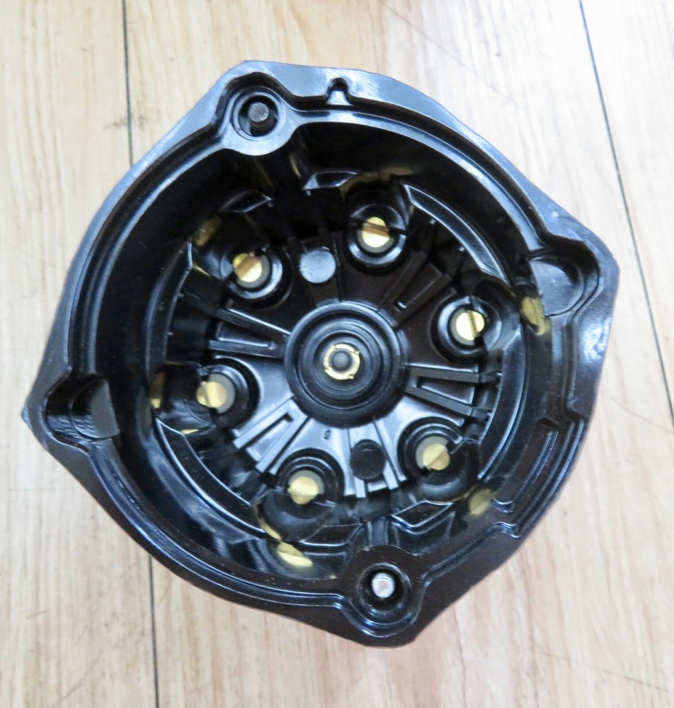 NOS Quicksilver MerCruiser Sterndrive Distributor Cap 33765T