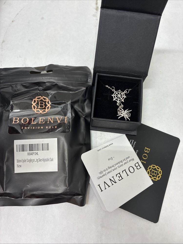 BOLENVI SPIDER DANGLING WEB NECKLACE