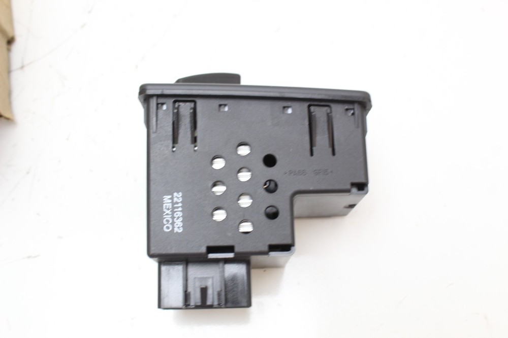 GENUINE MACK 22116362 LIGHT SWITCH NEW OEM