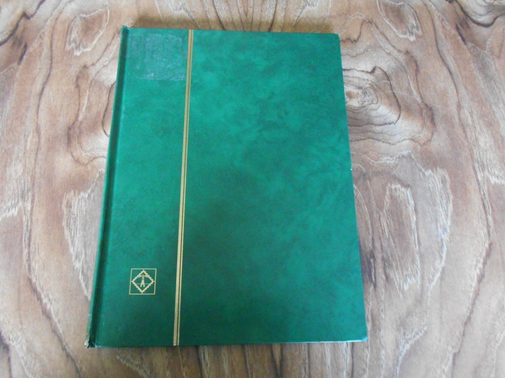 LIGHTHOUSE STOCK BOOK L4/8, 16 WHITEPAGES GREEN COVER USED