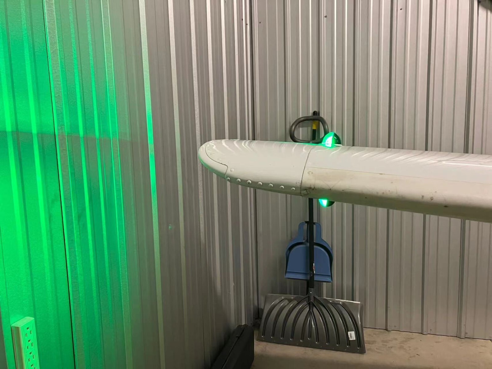 LED RA-7512 W-1290 Wing Tip Nav Light For Aircraft No RFI ( 1 Red+ 1Green Bulbs)