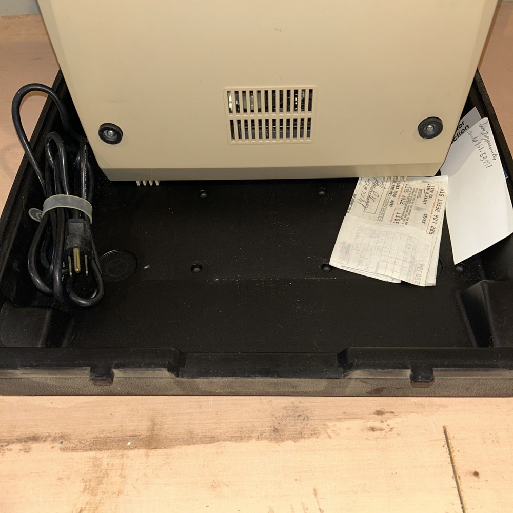 1980s SEARS “SCHOLAR WITH CORRECTION” ELECTRIC TYPEWRITER & CASE UNTESTED AS IS
