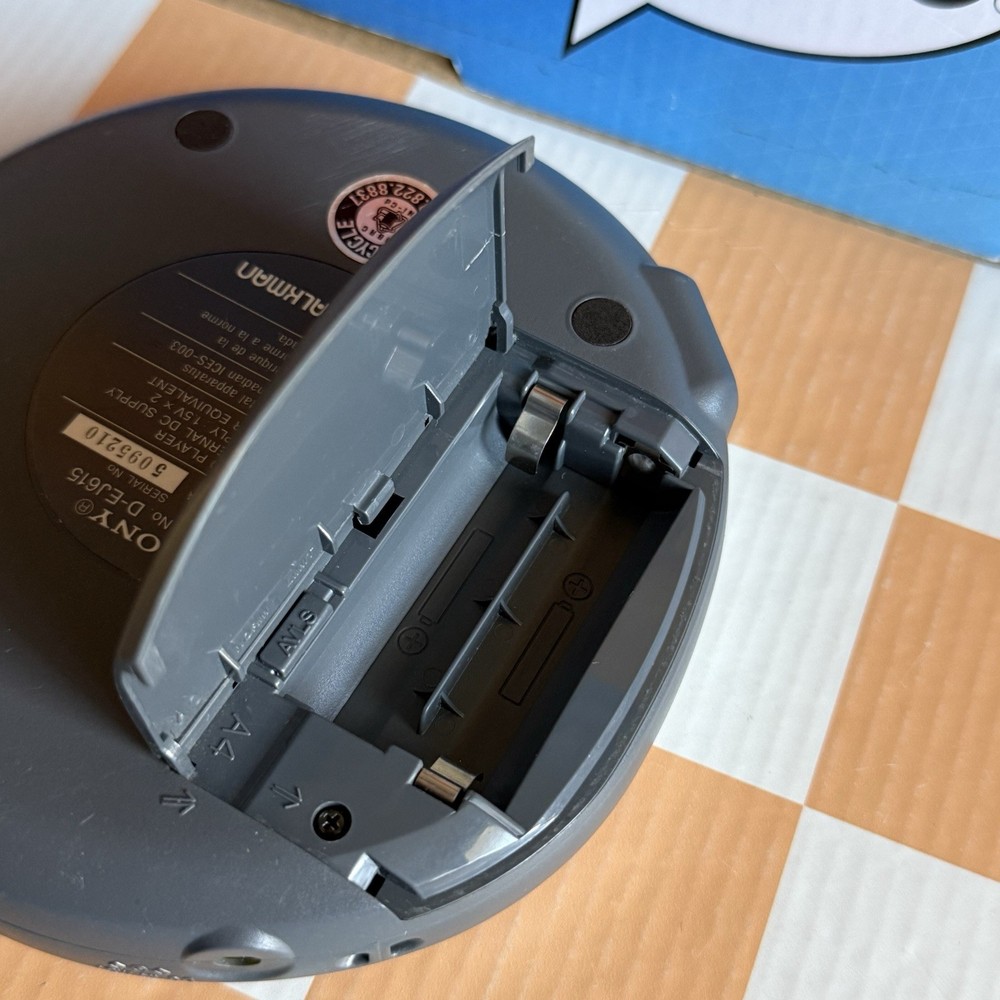 Sony Walkman Lot D-EJ106CK CD Player D-EJ615 Bundle (READ)