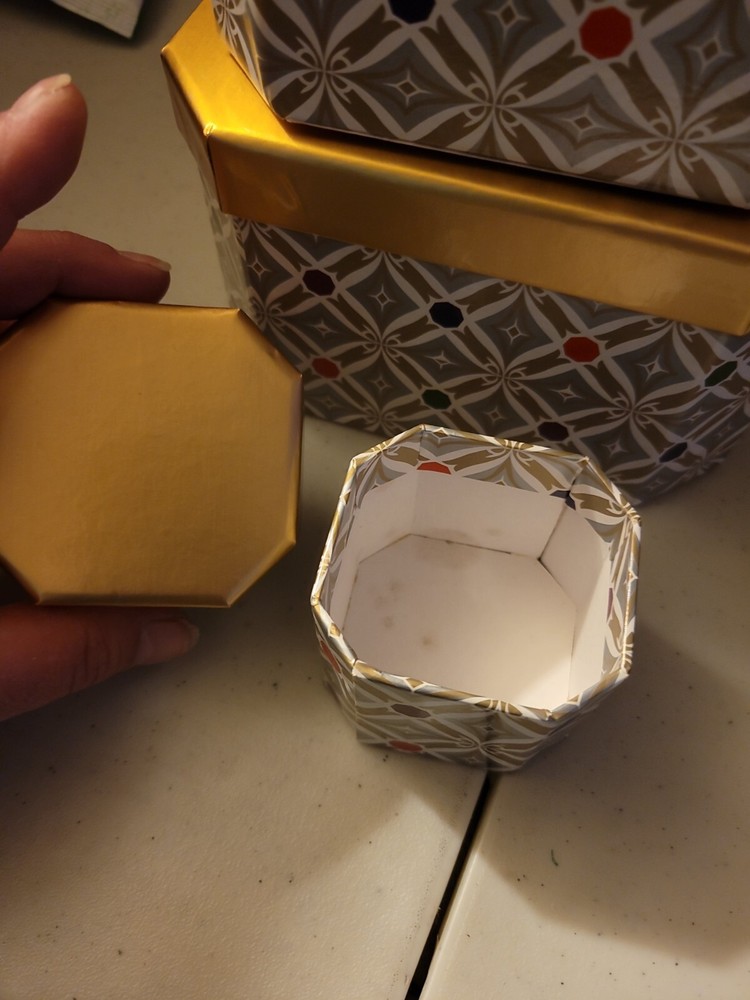 5 Stackable Gift Boxes 5"x6" to 2"x2"