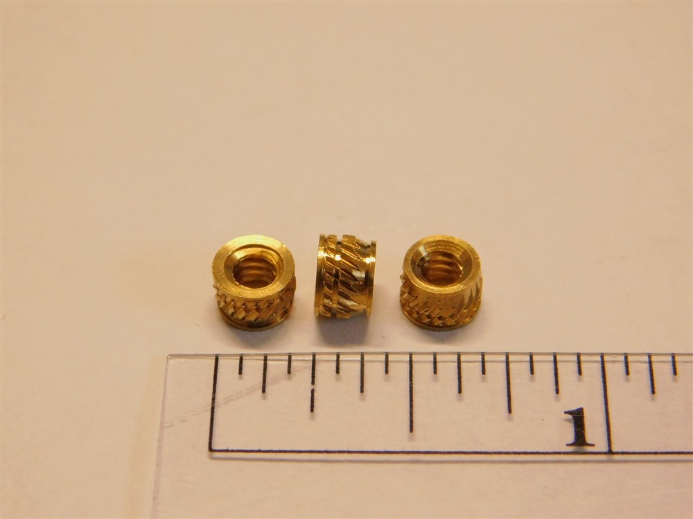 100 Tri Star / RAF Electronic Hardware 632X150H 6-32 Brass Threaded Inserts