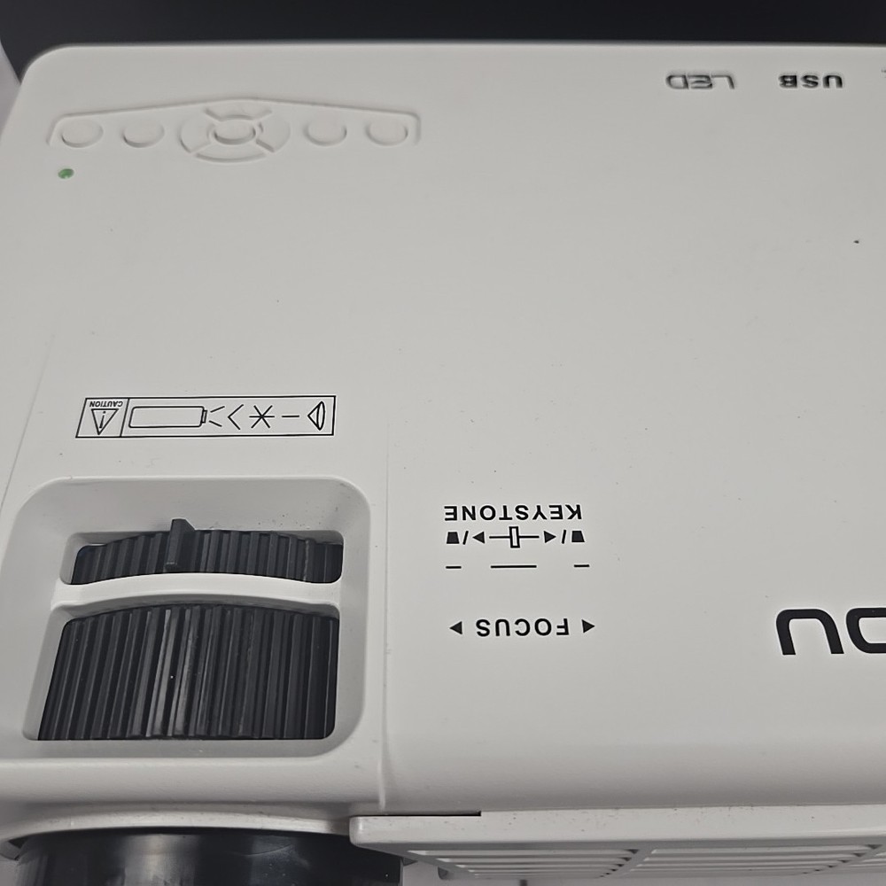 Vecupou 7500 Lumens LCD Led Projector