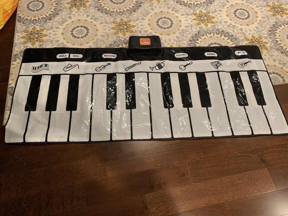 Play22 Keyboard Playmat 71"