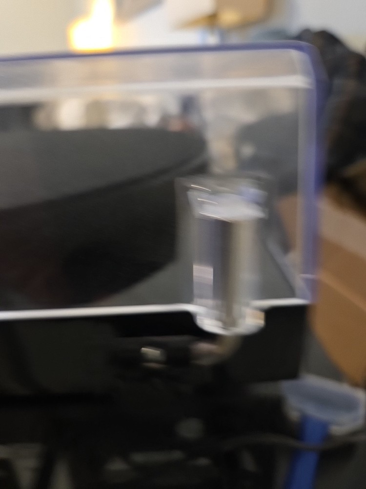 Music Hall MMF-2.2 TURNTABLE