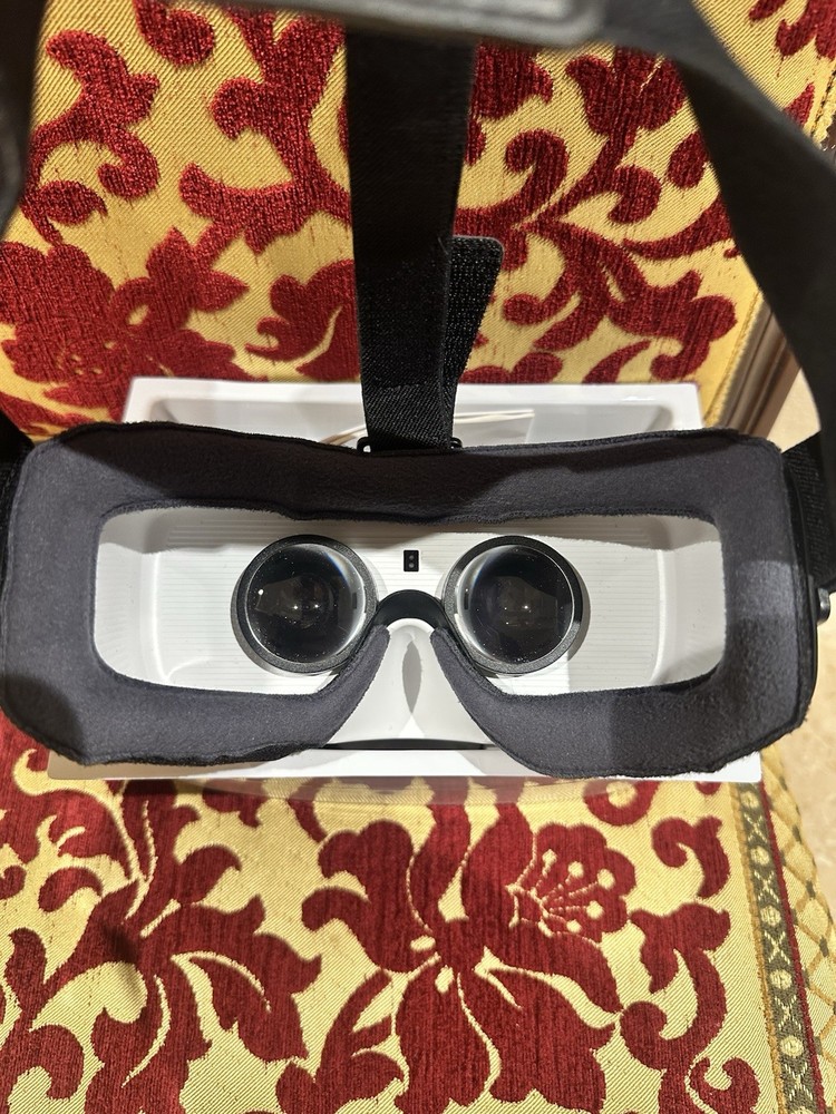 Samsung Gear VR Headset Powered by Oculus – Boxed – Tested