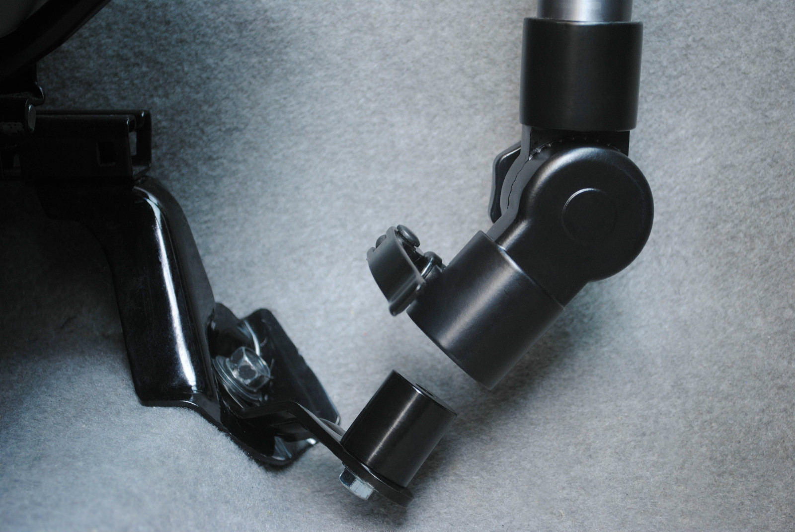 Mobotron Heavy-Duty Vehicle Laptop Mount, Hold 10"-17" Laptop, Tablet MS-526 REF