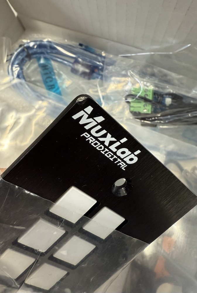 MuxLab 8-Button RS232 / IR Control Panel Model 500816 ~ Untested