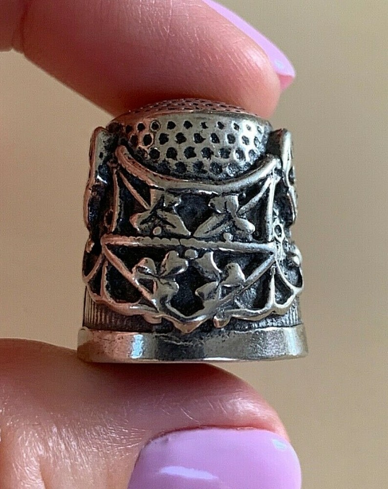 ANTIQUE COLLECTIBLE SEWING SILVER THIMBLE 13,7 Gr.!
