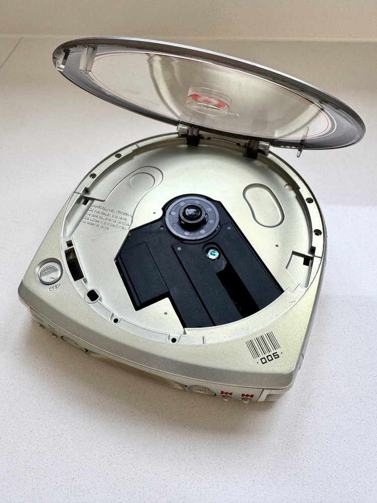 Pioneer Loopmaster Silver portable cd player fully working discman loop master