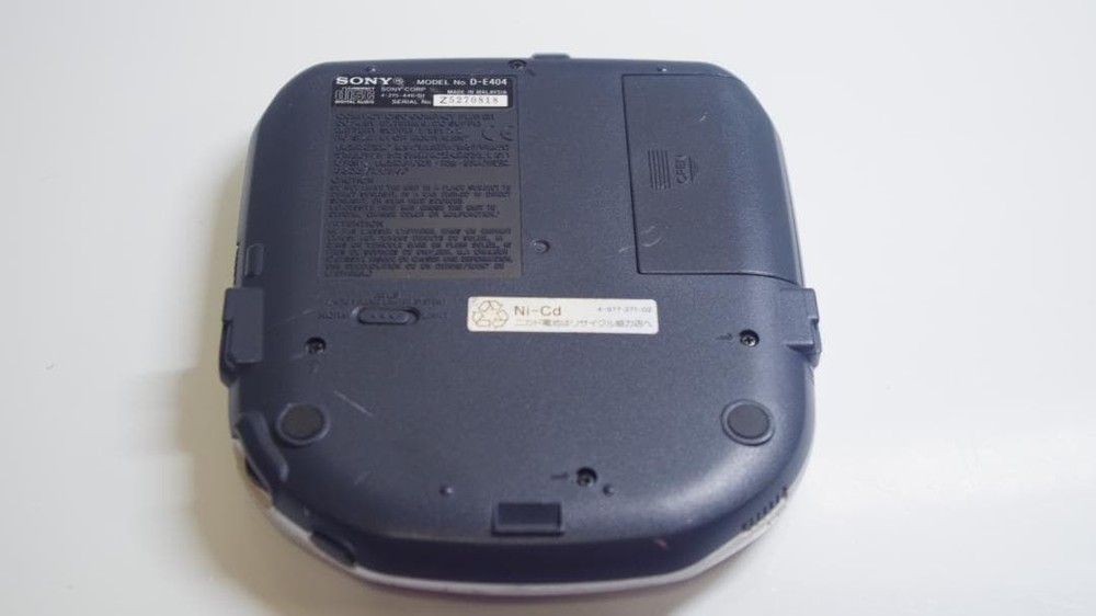 SONY D-E404 COMPACT DISC COMPACT PLAYER CD WALKMAN Silver Tested Used