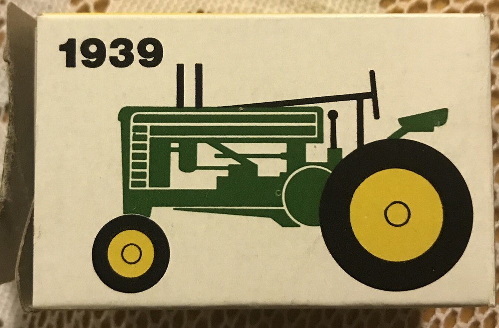 8 JOHN DEERE tractor boxes 2 1/2 x 1 1/2 boxes Only