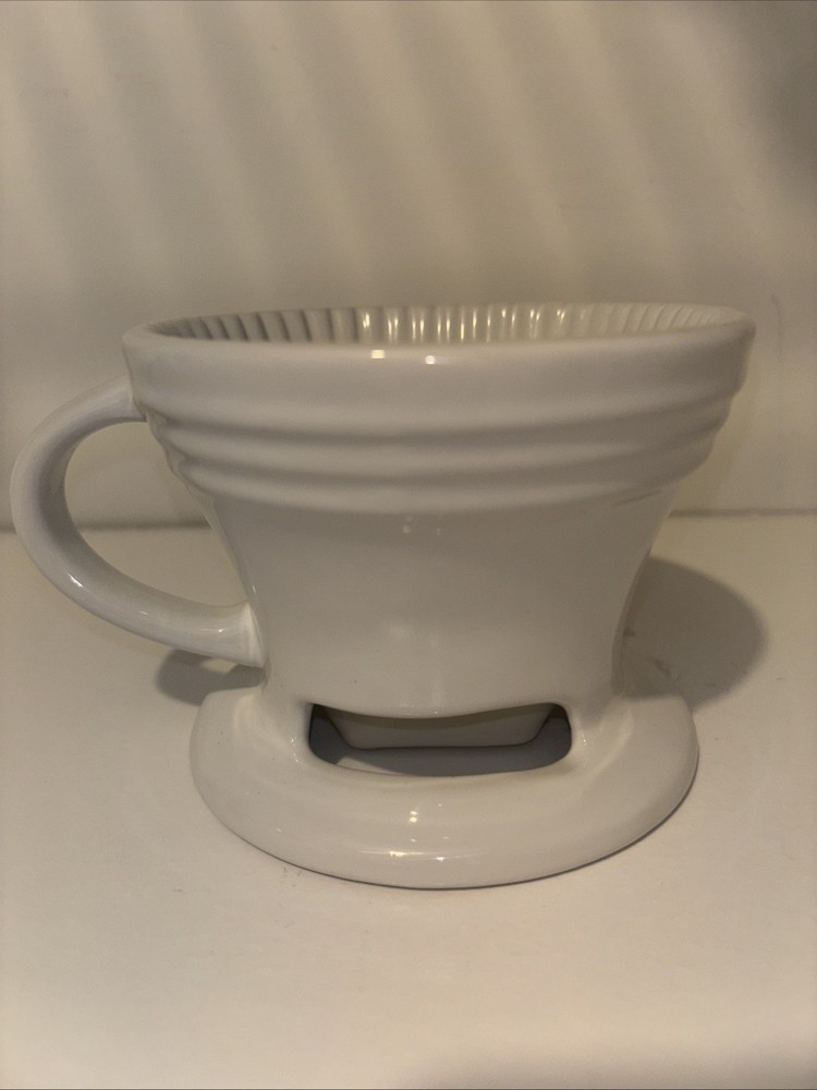 Le Creuset Ceramic Coffee Pour Over Dripper White Mug Handle EUC Filter Brewer