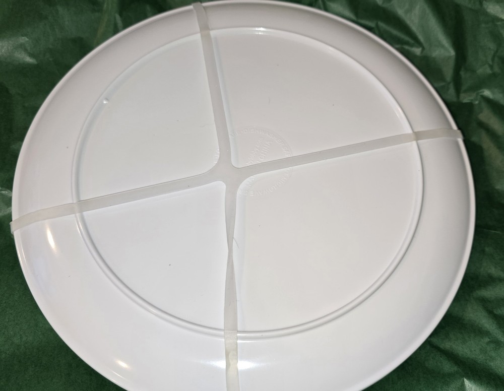New Bows & Eggs 4 Melamine Easter Pastel Dinner Plates