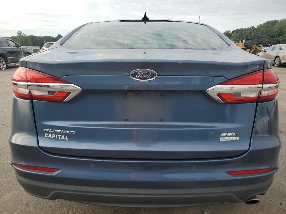 FUSION 2019 Glove Box 4937195