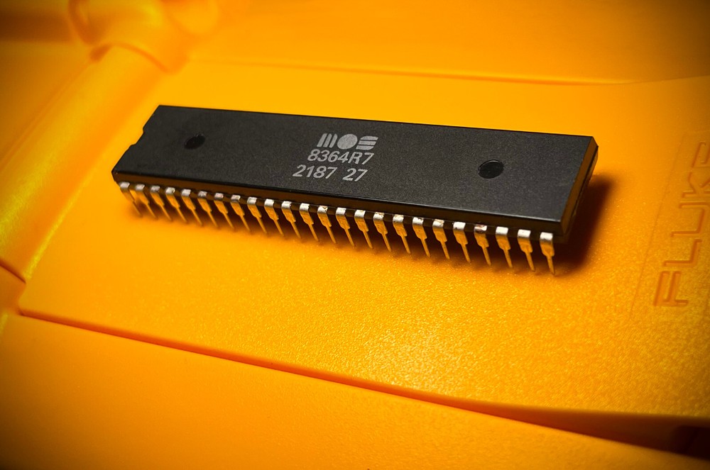 AMIGA A500; A2000 8364R7 PAULA + SOCKET