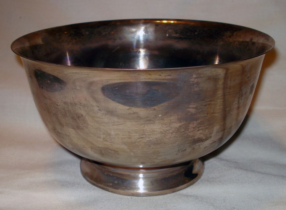 Vintage Silverplate Silver Footed 7” Wide 3 7/8” Round Serving Candy Bowl Dish