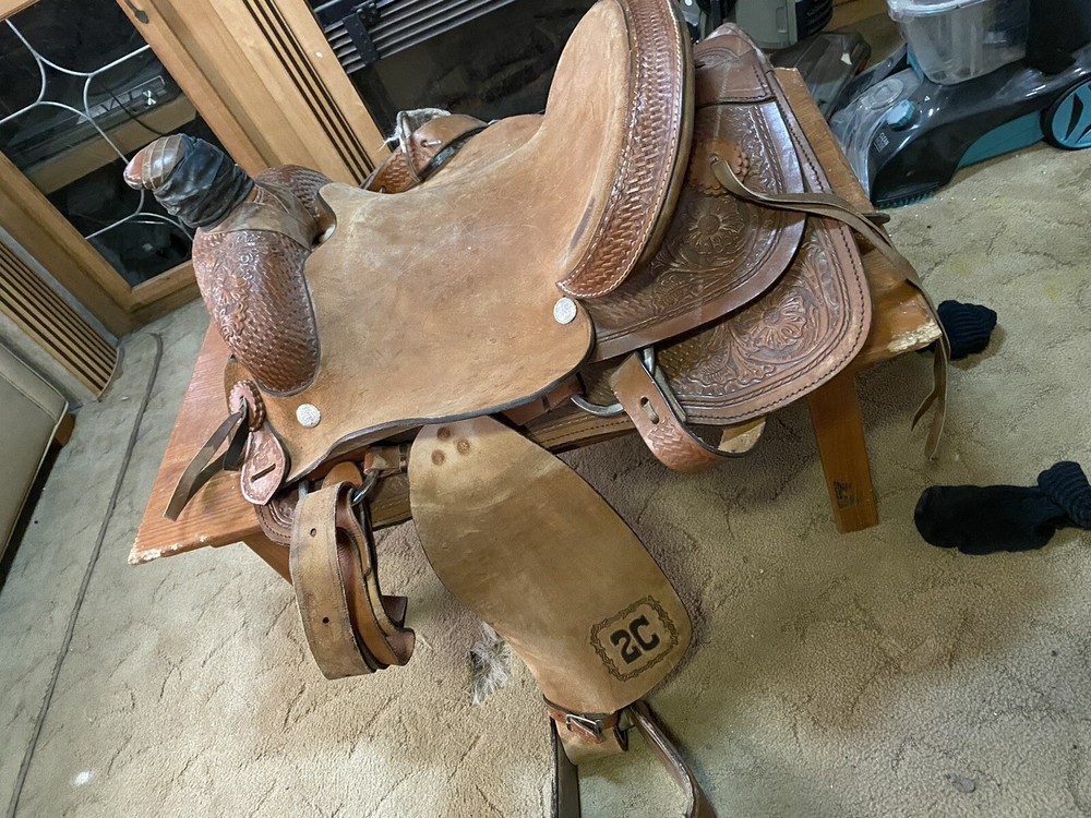16 roping saddle used
