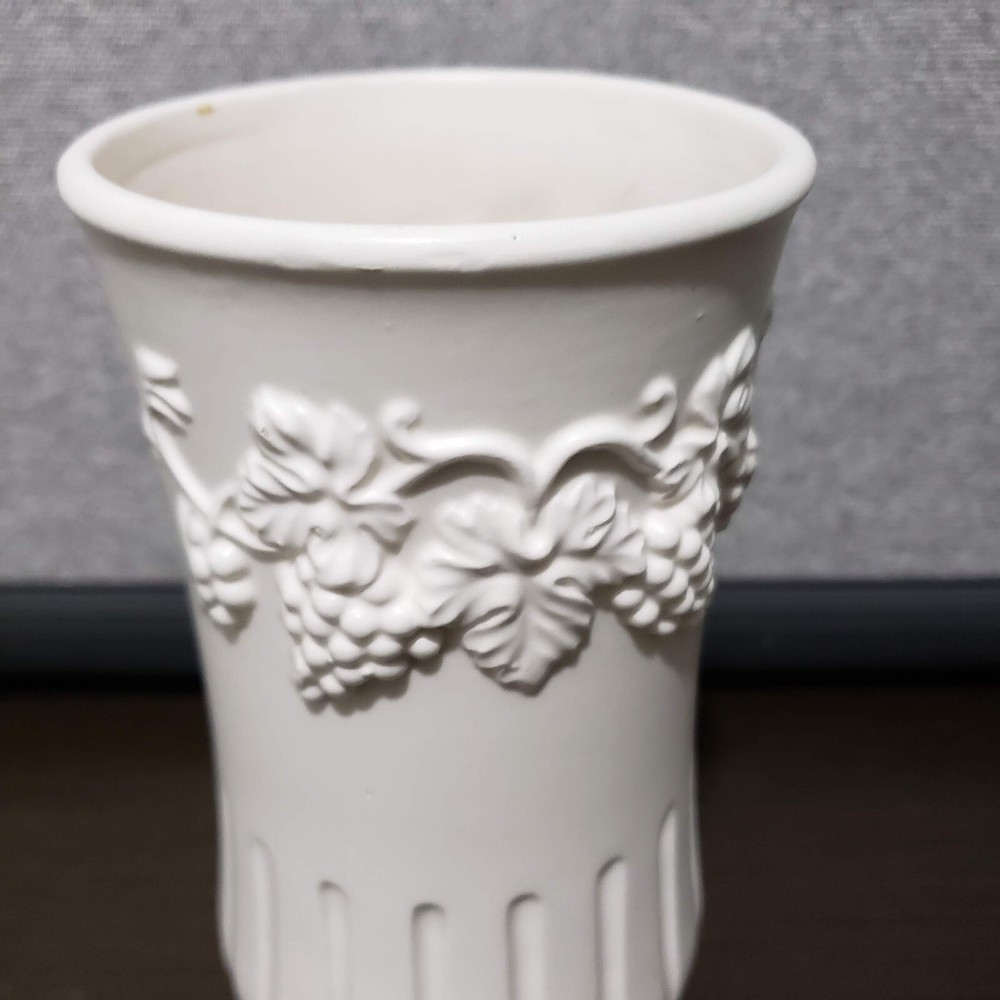 White/off White Footed Vase Embossed Grape E-3129