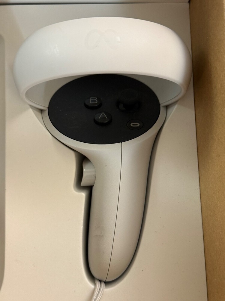 64GB Boxed Meta Quest 2 VR Headset - Excellent Condition w Controllers + Extras