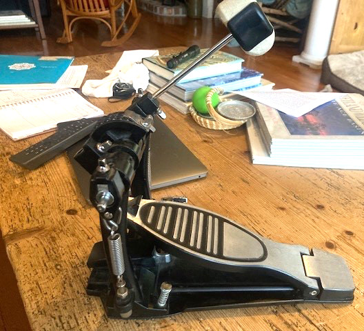 KICK DRUM PEDAL-SOLID CONSTRUCTION-CAM DRIVE,DOUBLE CHAIN-FULL BASE-ADJUSTABLE