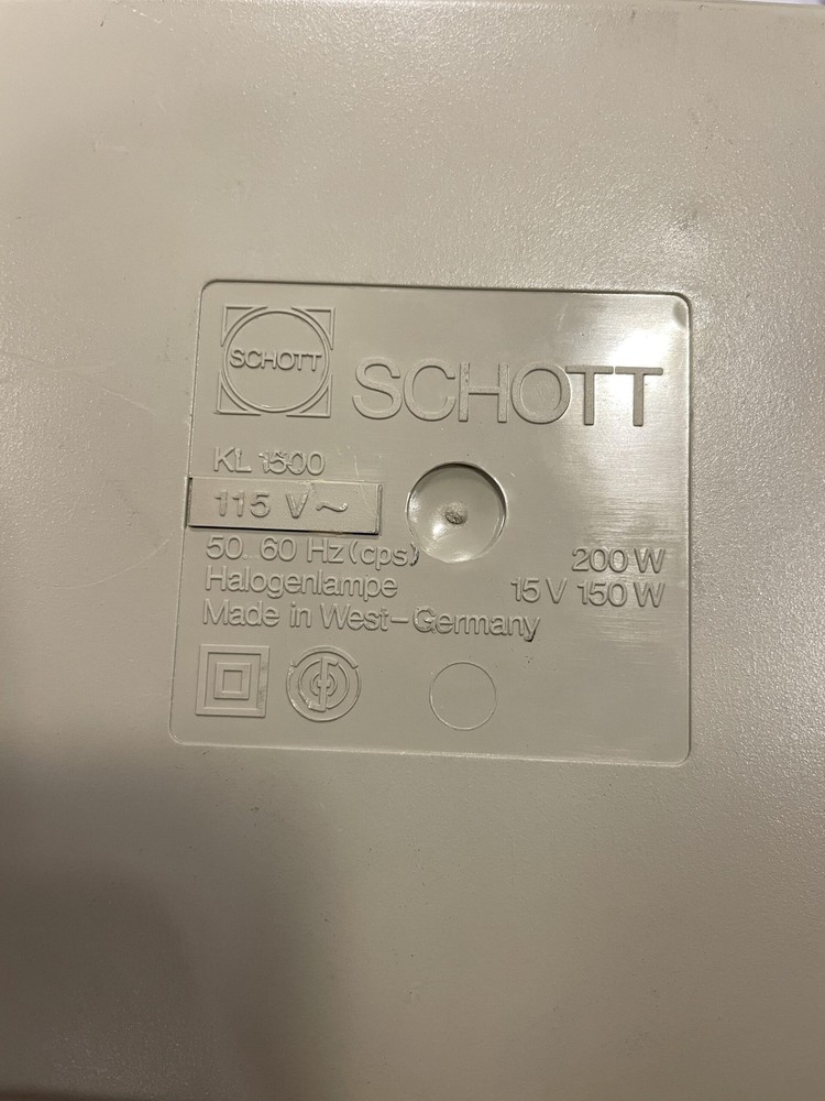 SCHOTT KL1500 Fiber Optic Light Source