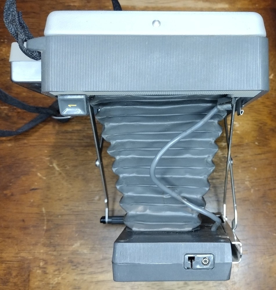 Vtg Polaroid 103 Automatic Land Camera UNTESTED