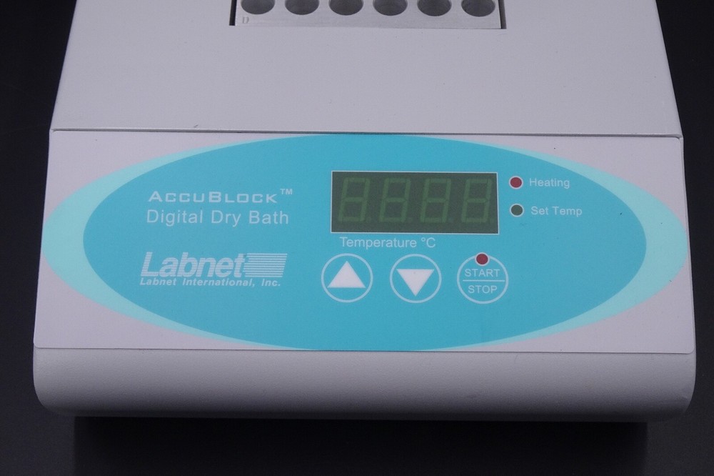 Labnet AccuBlock Digital Dry Bath D1100