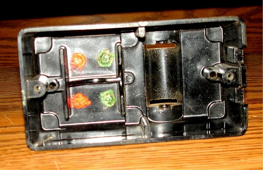 LIONEL - POST WAR BAKELITE DUAL SWITCH CONTROL COVER - 027