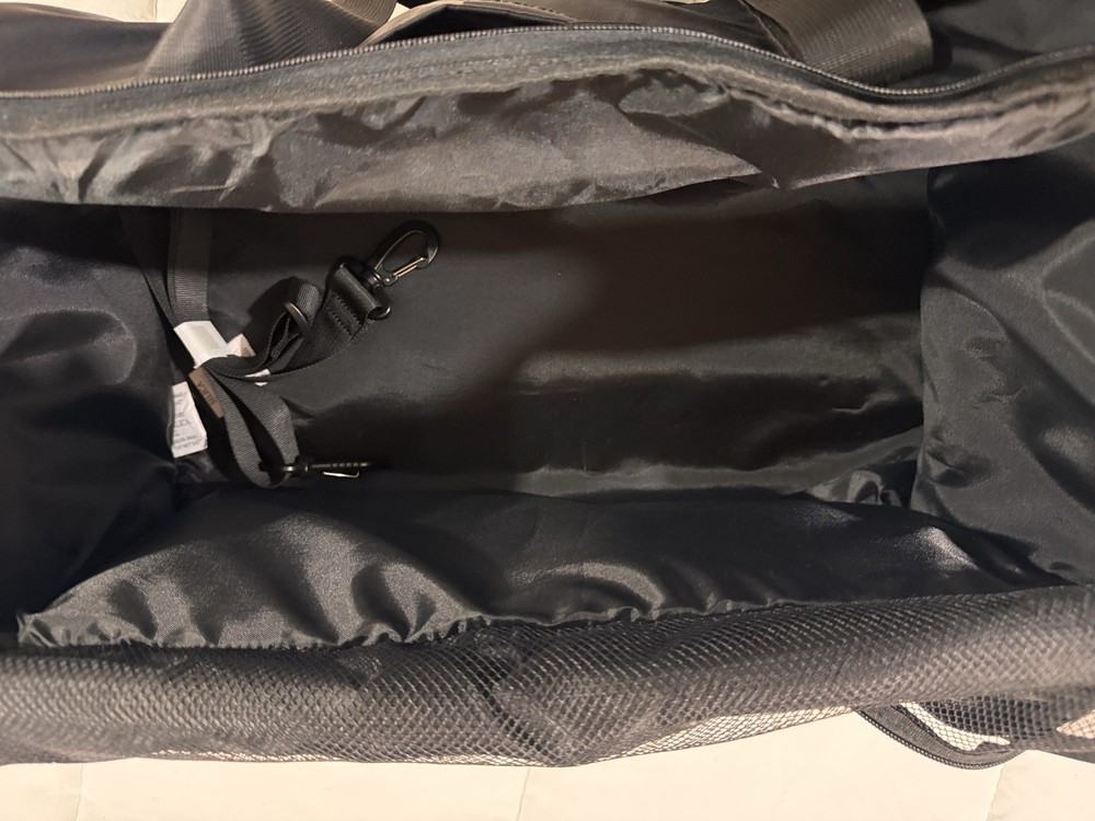 DUCHAMP Black Nylon Duffel Bag Zipper Closure Adjustable Strap 2 Pockets