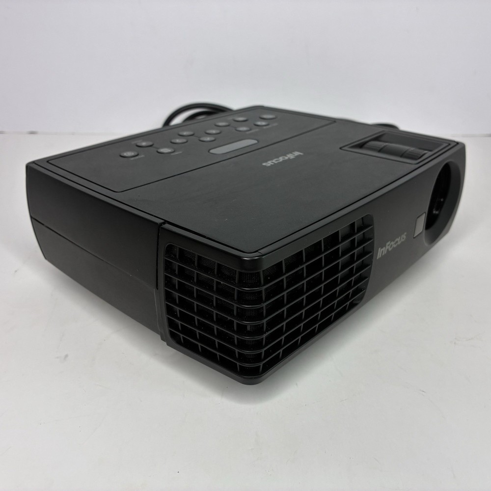 InFocus IN1112A DLP Projector * 105 LAMP HOURS*