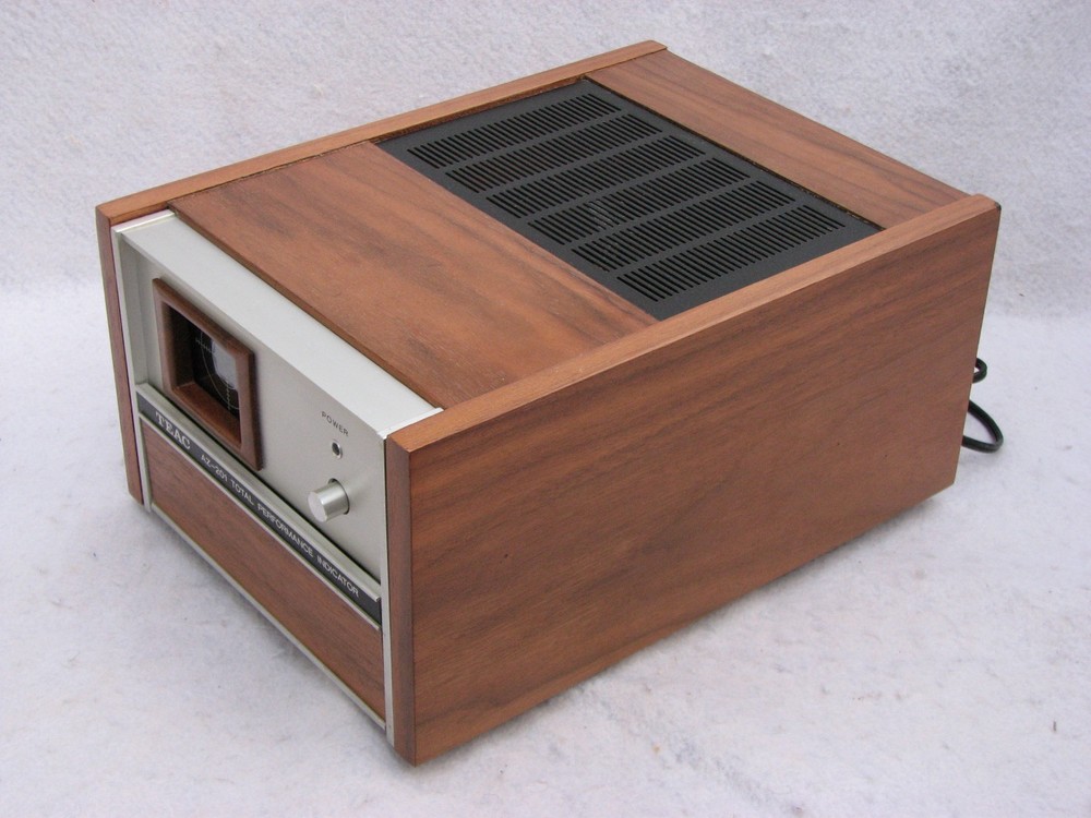 Teac AZ-201 total peformance indicator