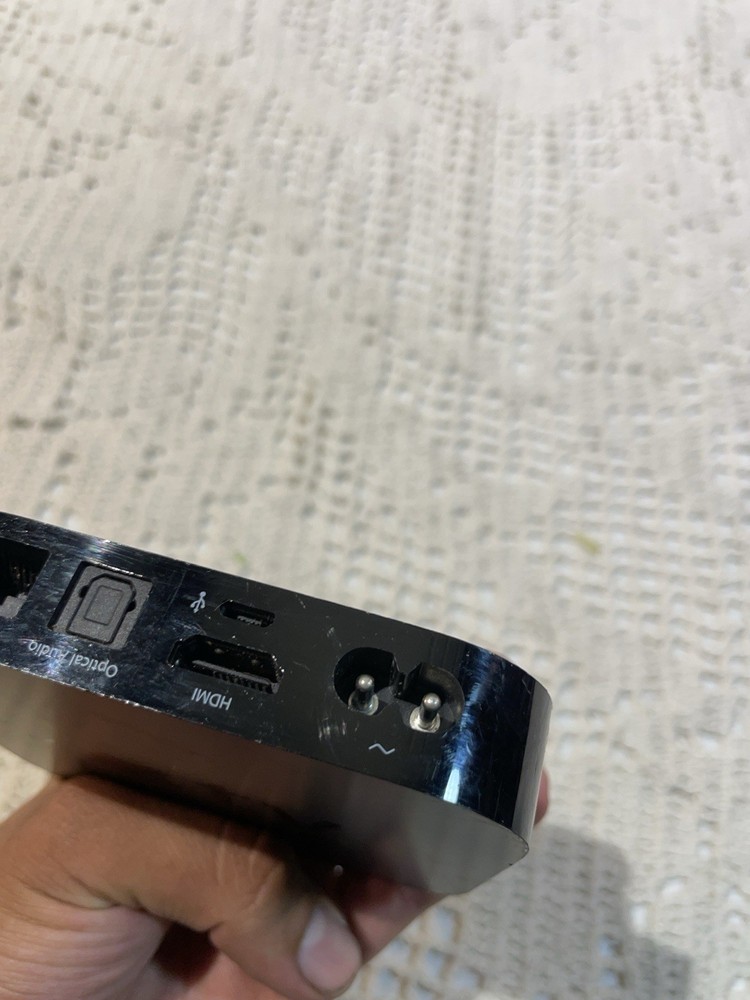 Apple TV (2nd Generation) A1378 No Cables