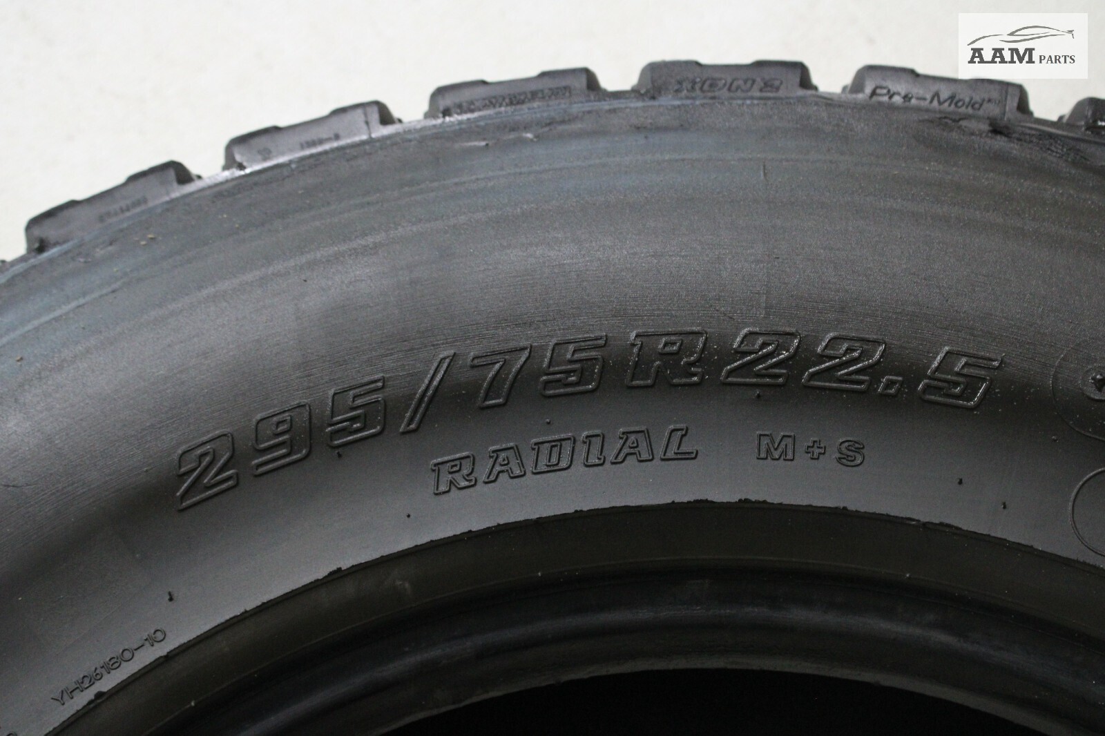 2018-2024 FREIGHTLINER CASCADIA WHEEL TIRE 295/75 R22.5 BRIDGESTONE OEM