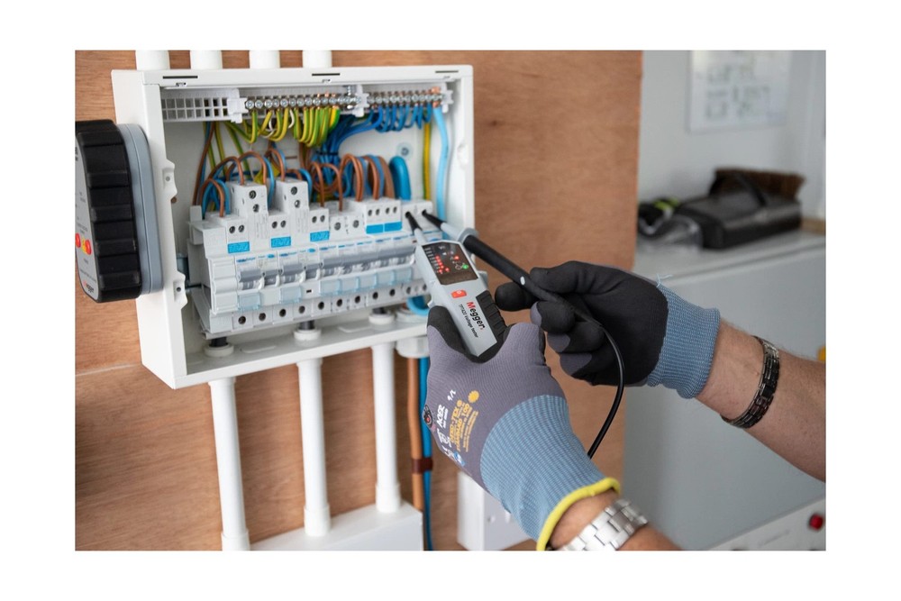 Megger TPT420 - Voltage Tester